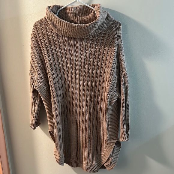 Express turtle neck sweater - Picture 1 of 5